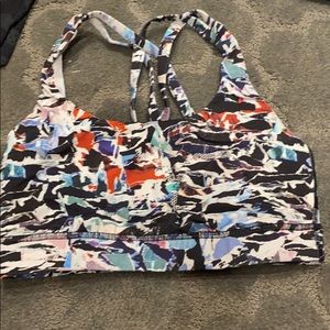 Lululemon sports bra medium hold.  Size 6